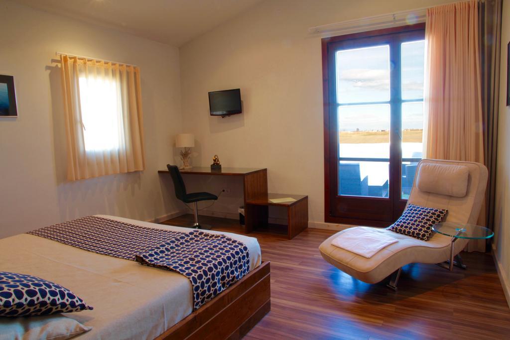 Hotel Mas Prades Deltebre Habitación foto