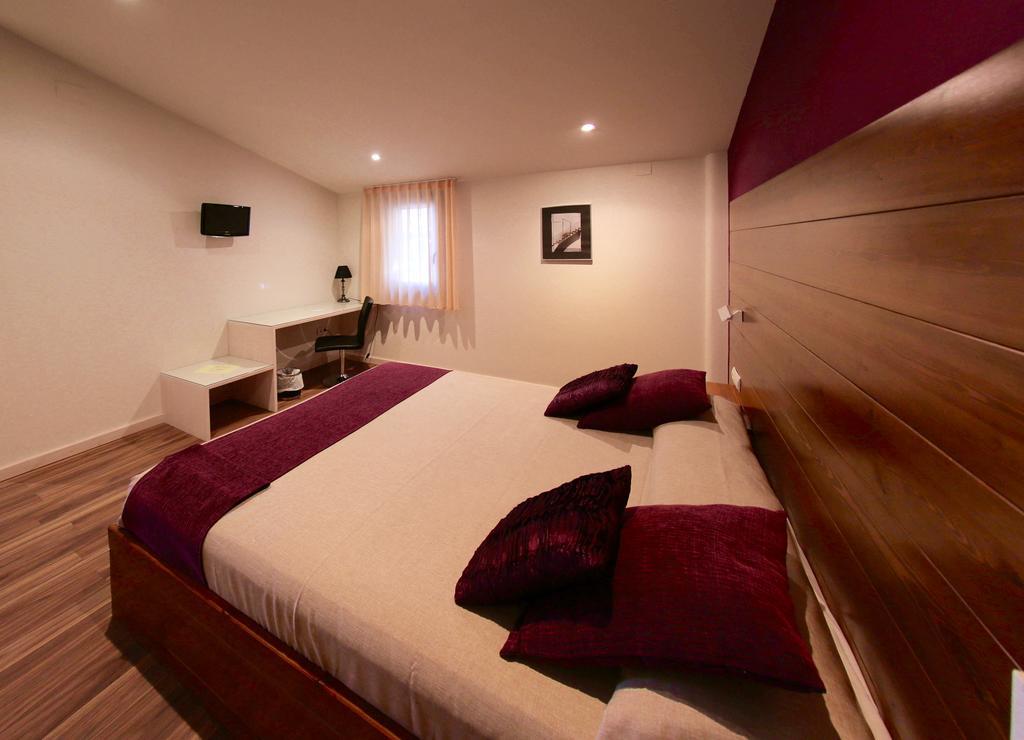 Hotel Mas Prades Deltebre Habitación foto