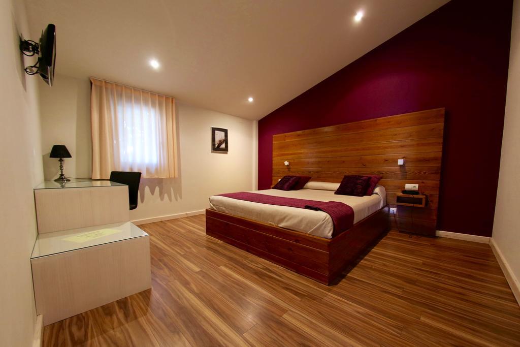 Hotel Mas Prades Deltebre Habitación foto